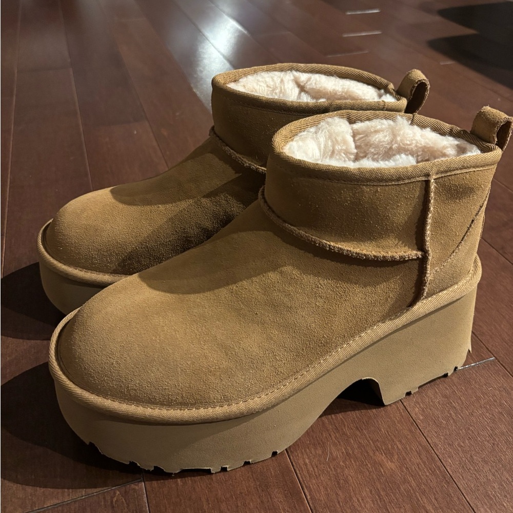 Classic Ultra Mini New Heights Platform Boot (Women) - Picture 3 of 5